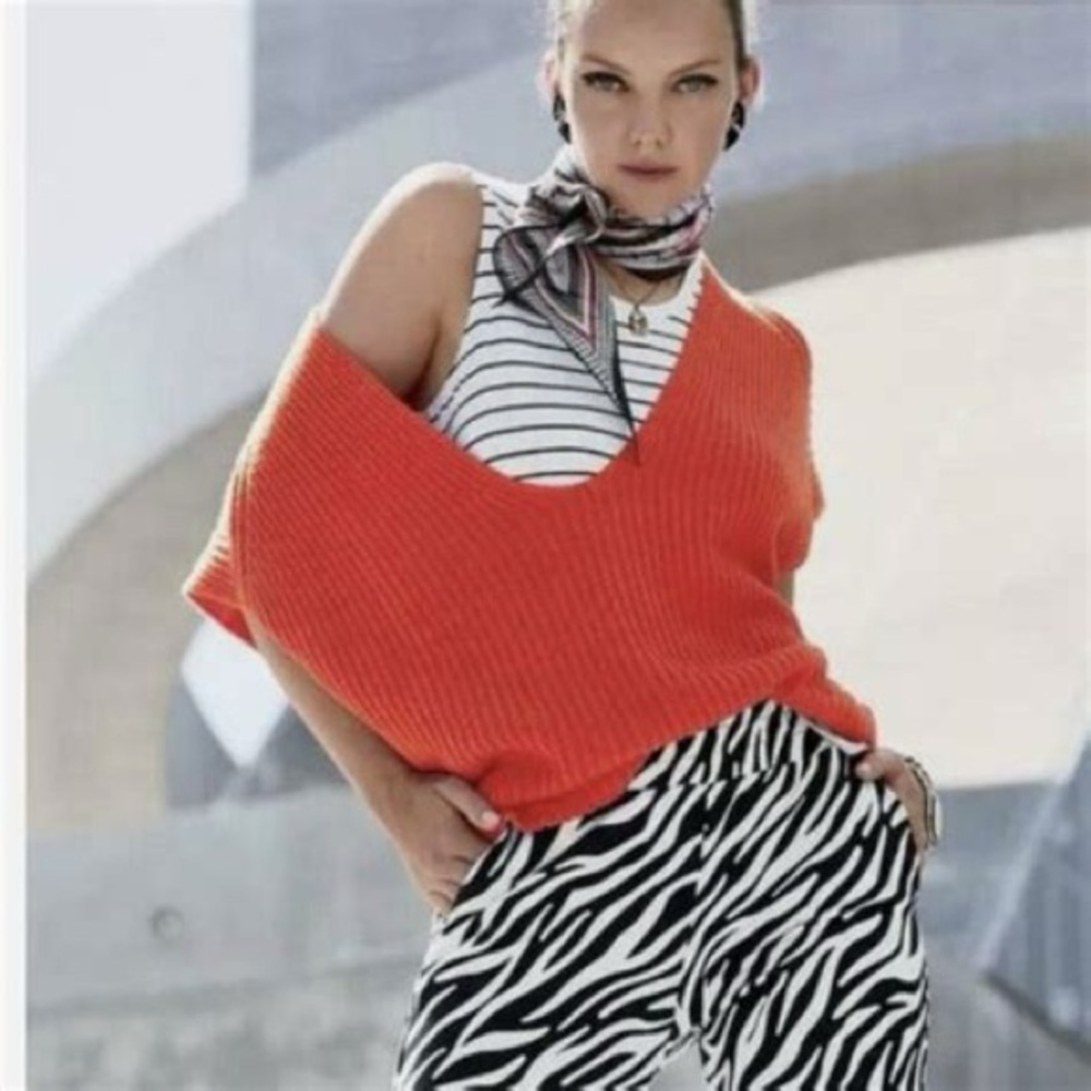 NWT Cabi 5837 Ruby Pullover Spring 2021 size S